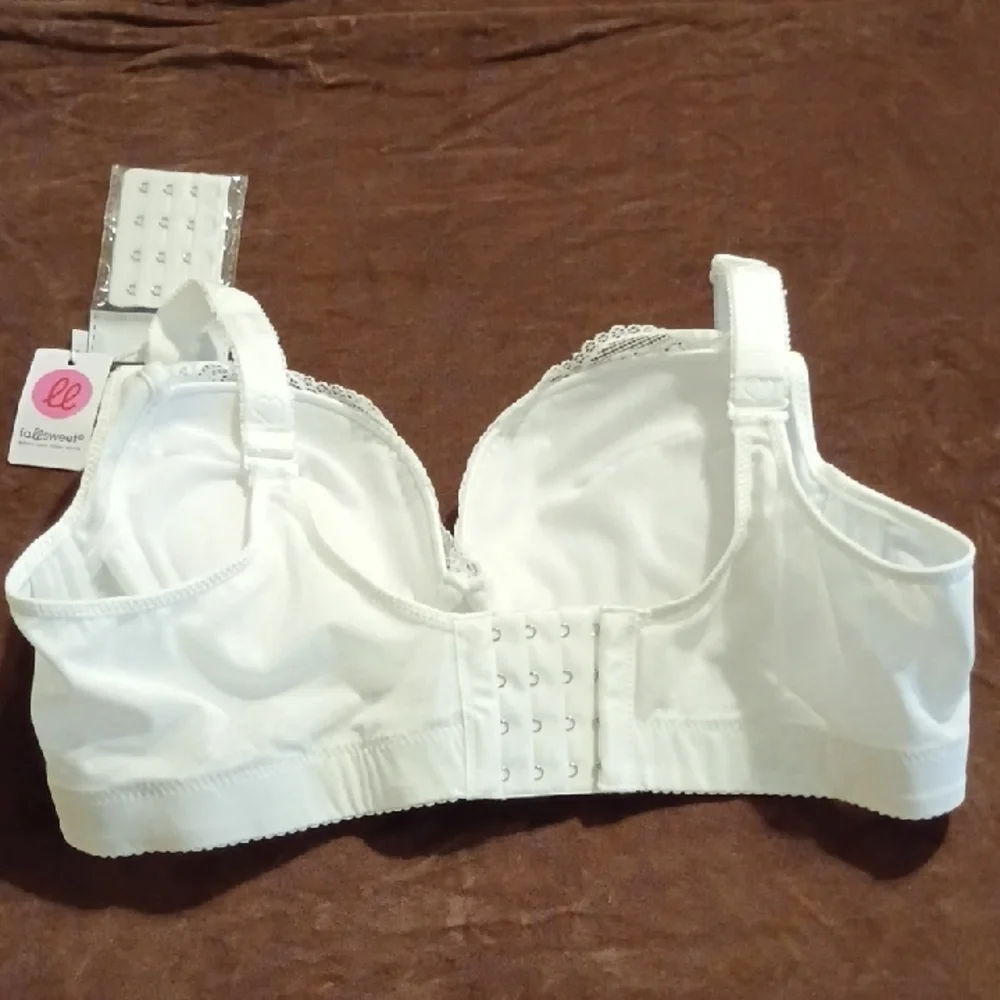 Luxurious White Lace Bra - Picture 7 of 16
